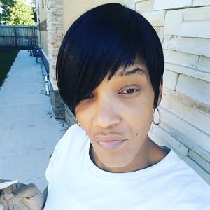 Meet your Posher, Desiree